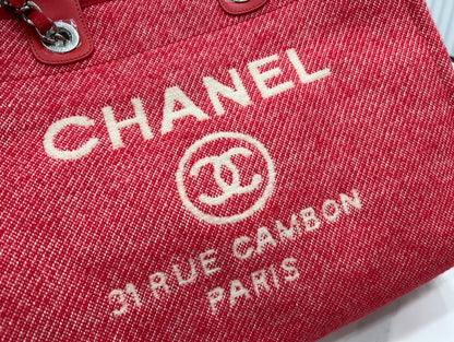 GRAND CABAS CC DEAUVILLE 38 EN TOILE ROUGE CERISE AVEC LOGO BLANC