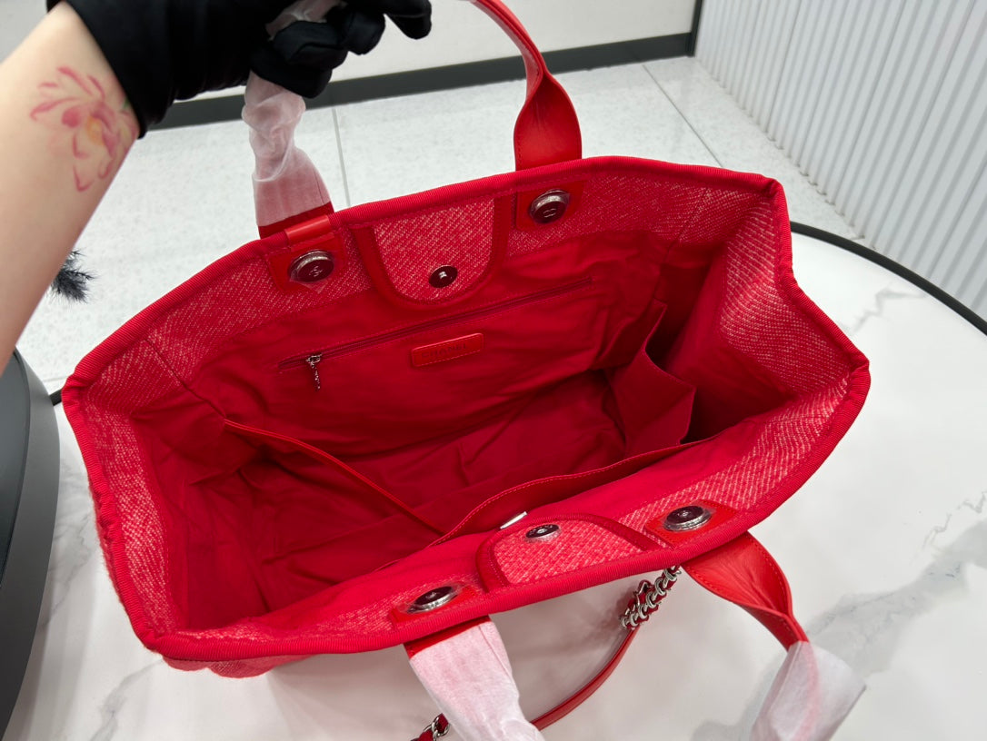 GRAND CABAS CC DEAUVILLE 38 EN TOILE ROUGE CERISE AVEC LOGO BLANC