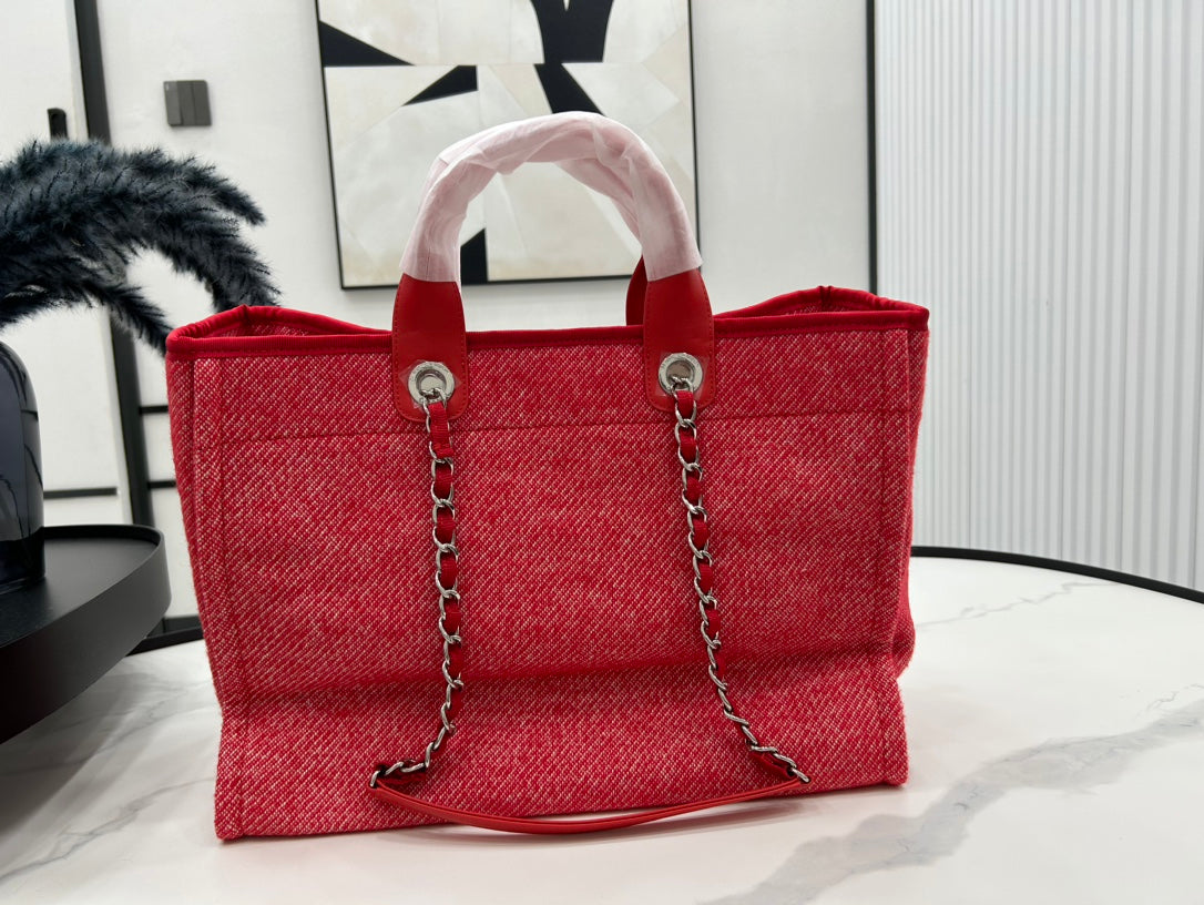 GRAND CABAS CC DEAUVILLE 38 EN TOILE ROUGE CERISE AVEC LOGO BLANC
