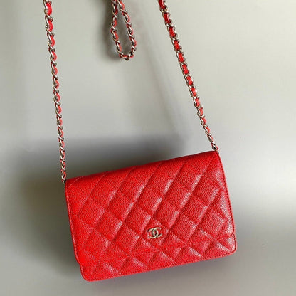 CC WOC 19 CAVIAR ROUGE MÉTAL ARGENTÉ