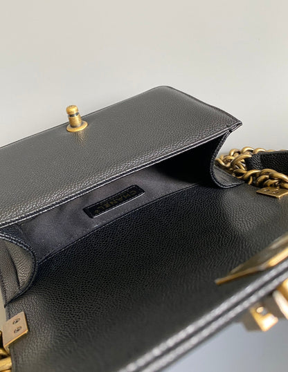PETIT SAC BOY 20 EN AGNEAU NOIR FINITIONS DORÉES