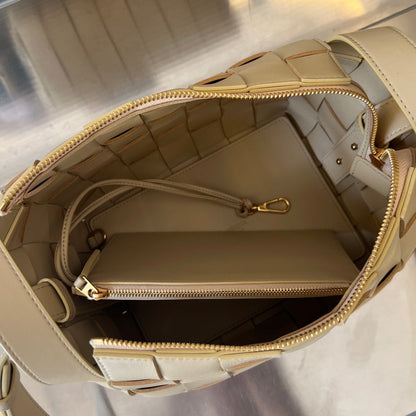 PETIT SAC CASSETTE 22 EN AGNEAU BEIGE
