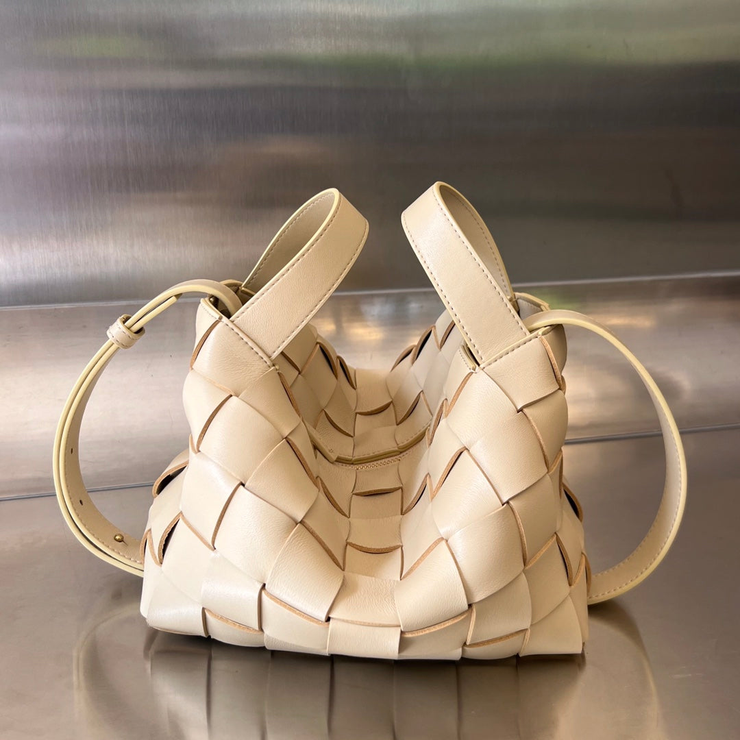 PETIT SAC CASSETTE 22 EN AGNEAU BEIGE