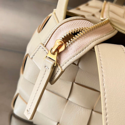 PETIT SAC CASSETTE 22 EN AGNEAU BEIGE