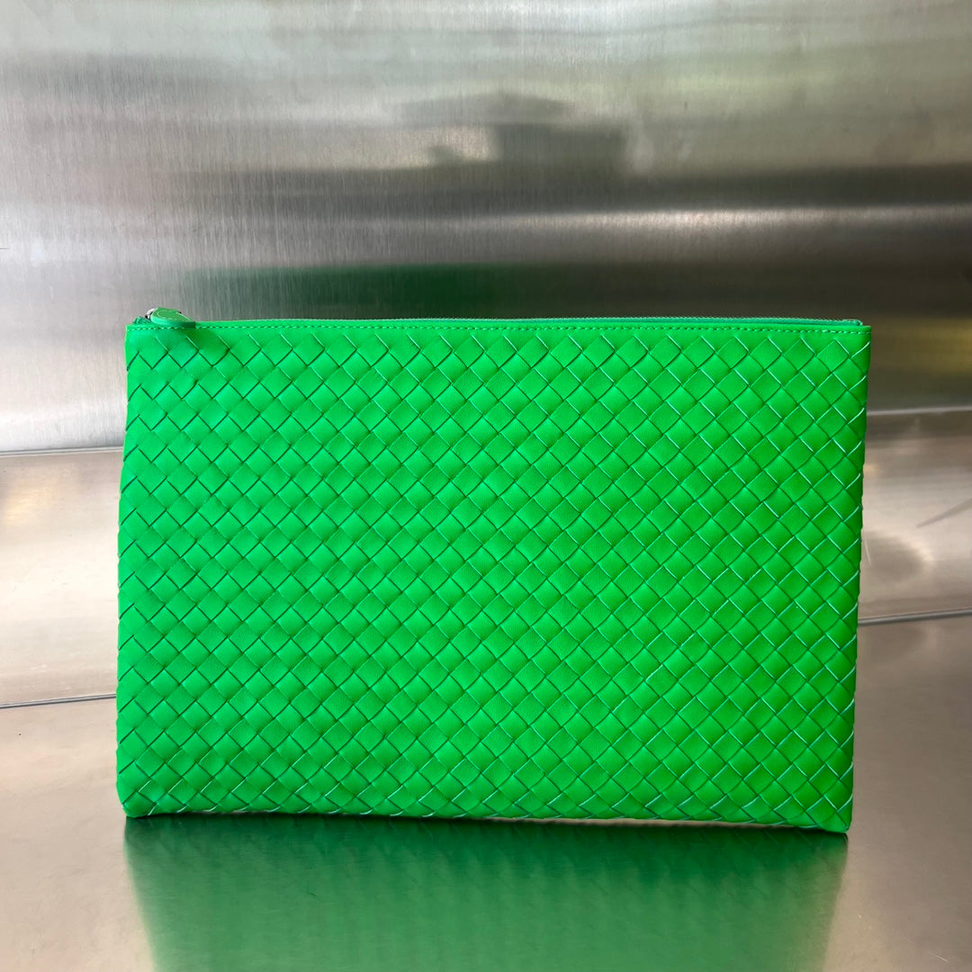 INTRECCIATO 30 EN CUIR D'AGNEAU VERT ÉMERAUDE
