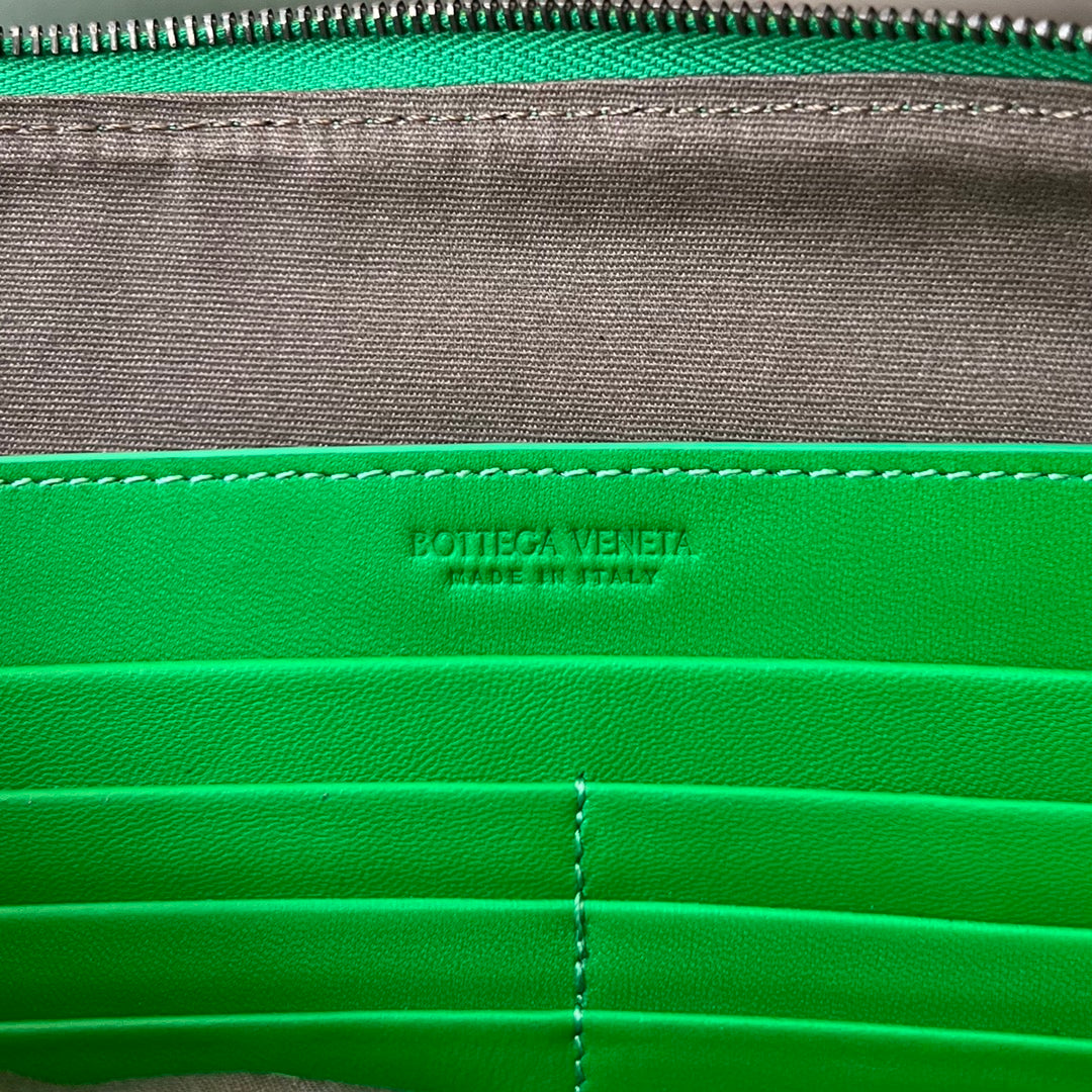 INTRECCIATO 30 EN CUIR D'AGNEAU VERT ÉMERAUDE
