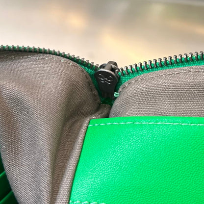 INTRECCIATO 30 EN CUIR D'AGNEAU VERT ÉMERAUDE