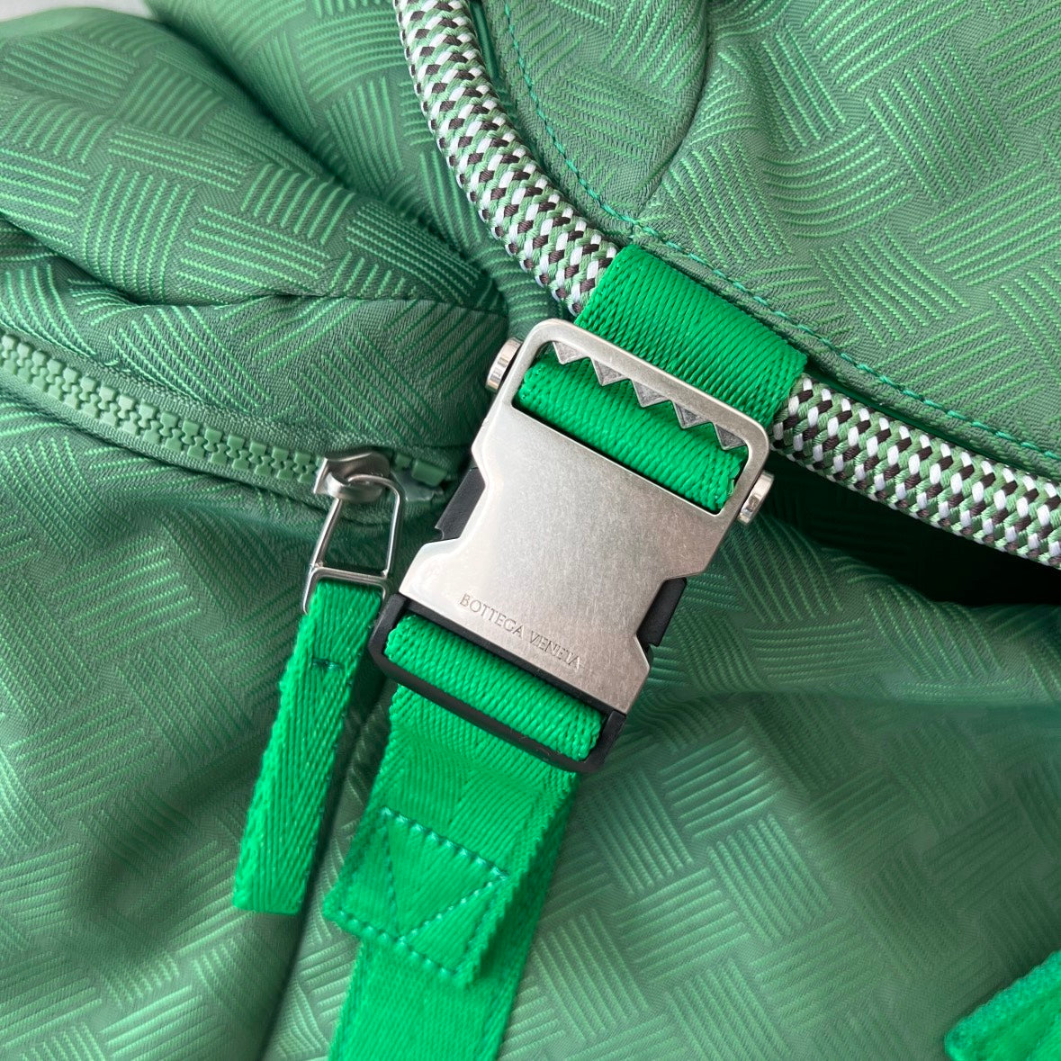 SAC À DOS ALTO 42 EN TISSU JACQUARD VERT FROID