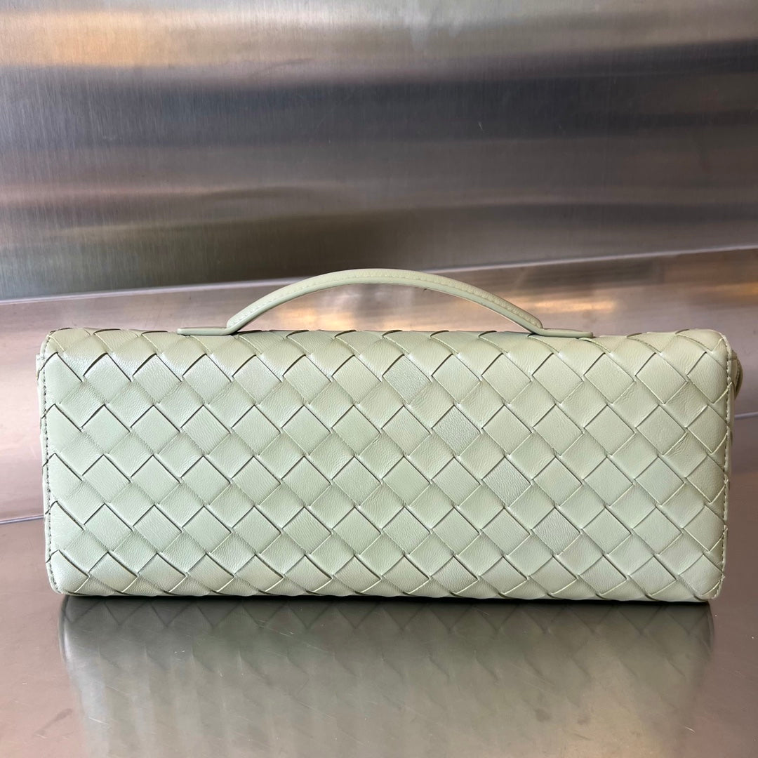 BV Long Clutch Andiamo avec poignée 31cm Cuir de veau vert clair GHW