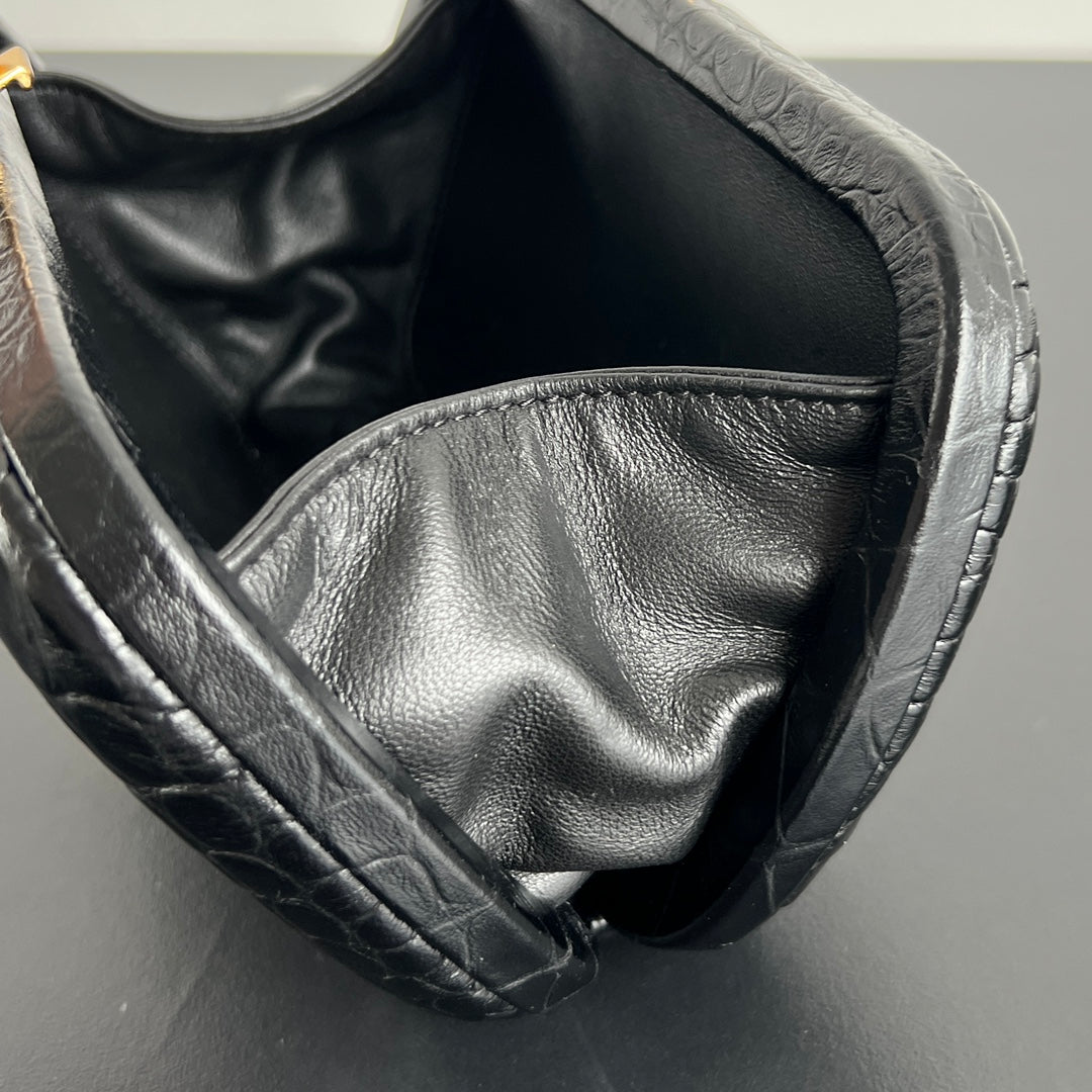 NOEUD 19 EN CUIR DE VEAU NOIR MOTIF CROCODILE