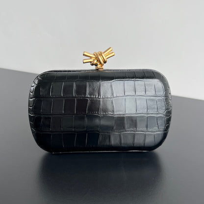 NOEUD 19 EN CUIR DE VEAU NOIR MOTIF CROCODILE