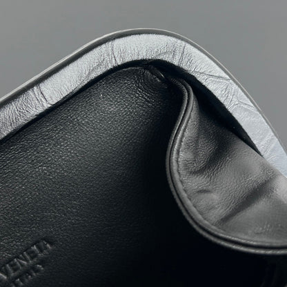 NOEUD 19 EN CUIR DE VEAU NOIR MOTIF CROCODILE