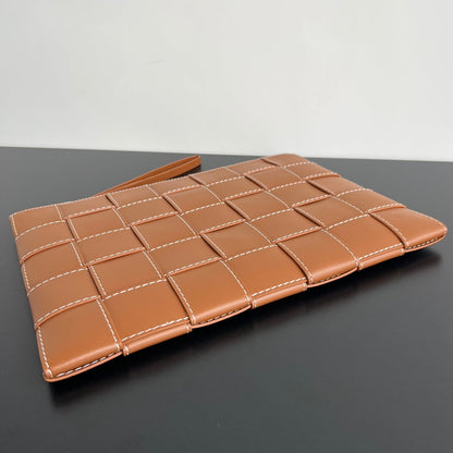GRANDE POCHETTE CASSETTE 35 EN VEAU TERRE DE SIENNE BRÛLÉE