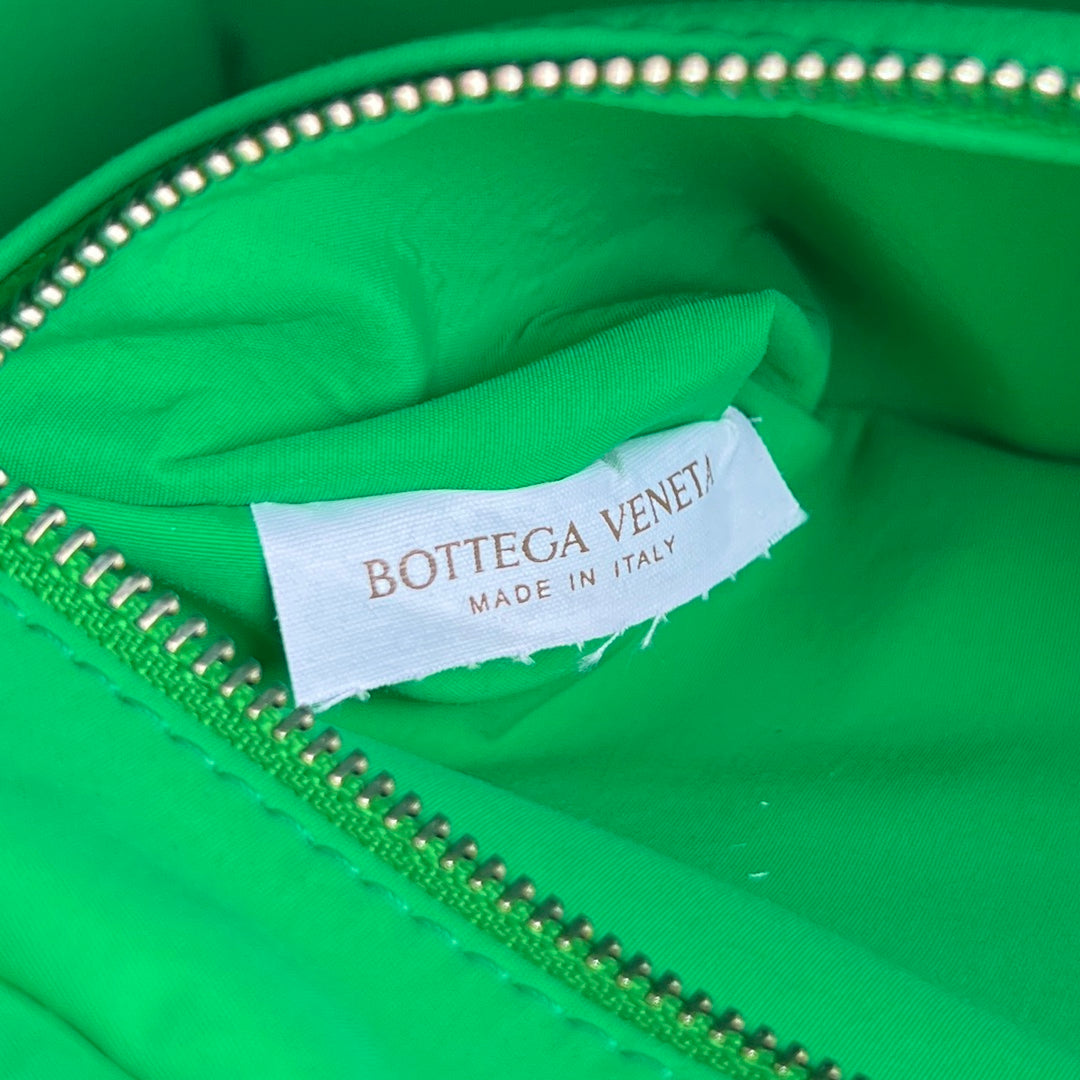 POCHETTE INTRECCIATO 26 EN VEAU VERT MALACHITE
