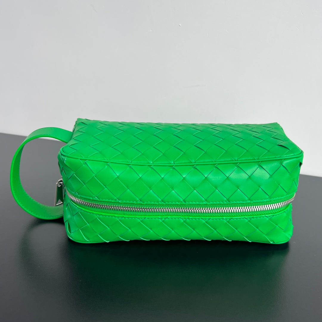 POCHETTE INTRECCIATO 26 EN VEAU VERT MALACHITE