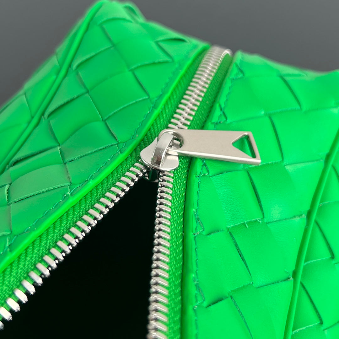 POCHETTE INTRECCIATO 26 EN VEAU VERT MALACHITE