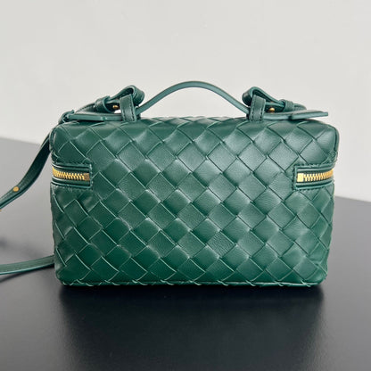 TROUSSE DE TOILETTE BANG BANG 22 EN CUIR DE VEAU VERT FONCÉ