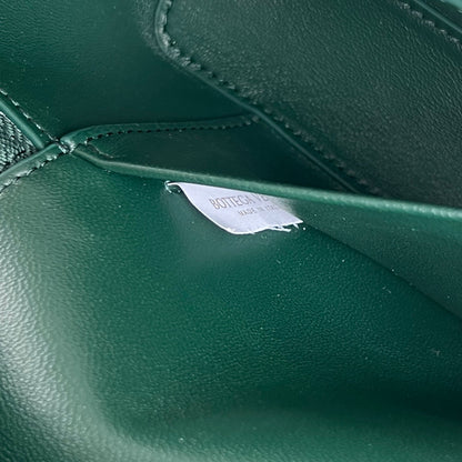 TROUSSE DE TOILETTE BANG BANG 22 EN CUIR DE VEAU VERT FONCÉ