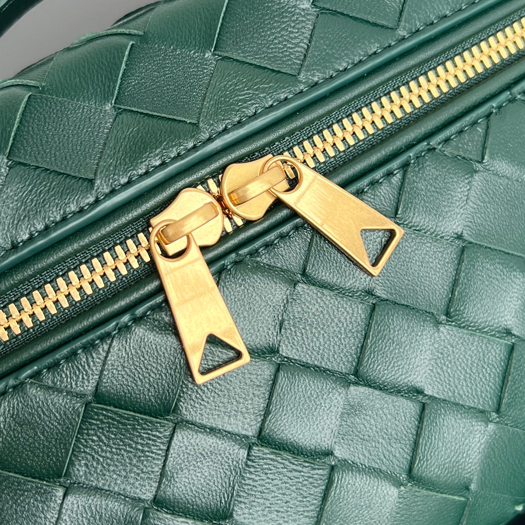 TROUSSE DE TOILETTE BANG BANG 22 EN CUIR DE VEAU VERT FONCÉ