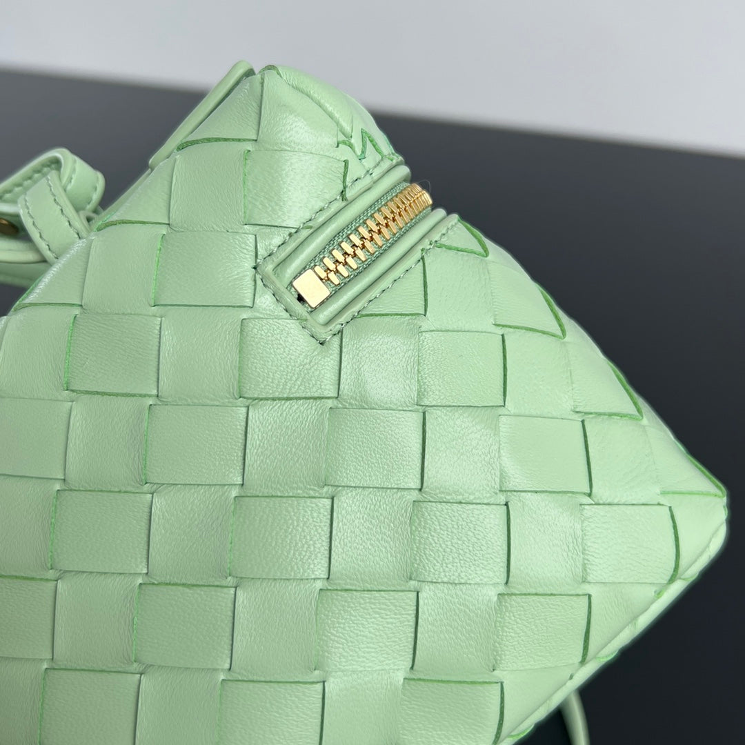 VANITY CASE BANG BANG 22 EN CUIR DE VEAU VERT CLAIR