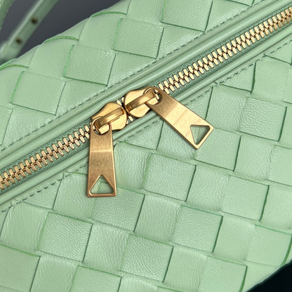 VANITY CASE BANG BANG 22 EN CUIR DE VEAU VERT CLAIR