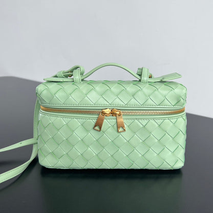 VANITY CASE BANG BANG 22 EN CUIR DE VEAU VERT CLAIR