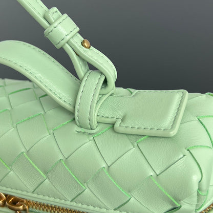 VANITY CASE BANG BANG 22 EN CUIR DE VEAU VERT CLAIR