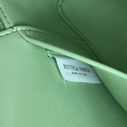 VANITY CASE BANG BANG 22 EN CUIR DE VEAU VERT CLAIR