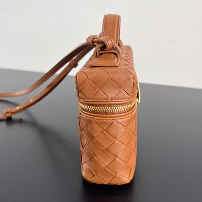TROUSSE DE TOILETTE BANG BANG 22 EN CUIR DE VEAU BRUN CANNELLE