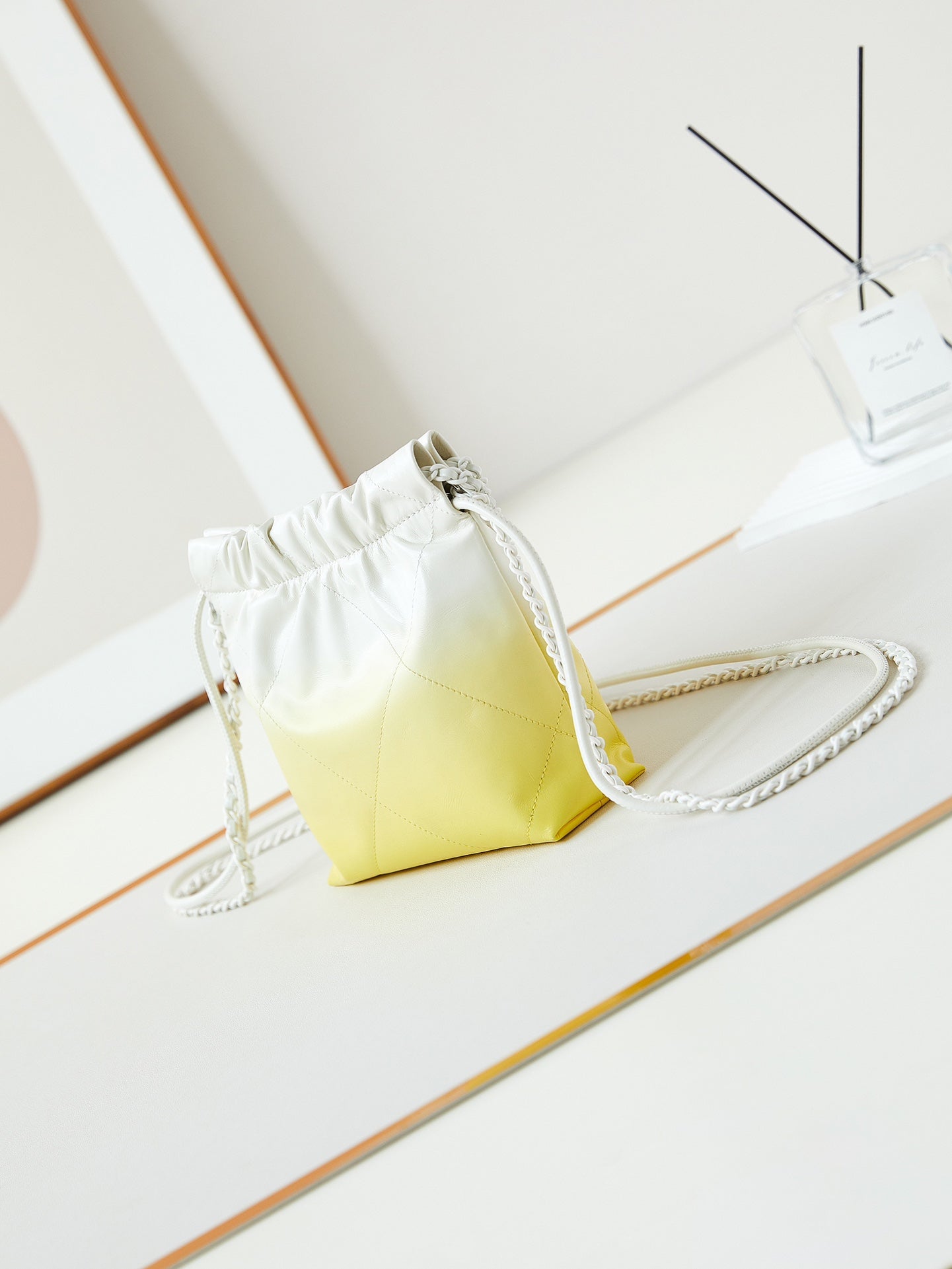 SAC HOBO CC MINI 20 EN CUIR DE VEAU BLANC MÉLANGE JAUNE CLAIR