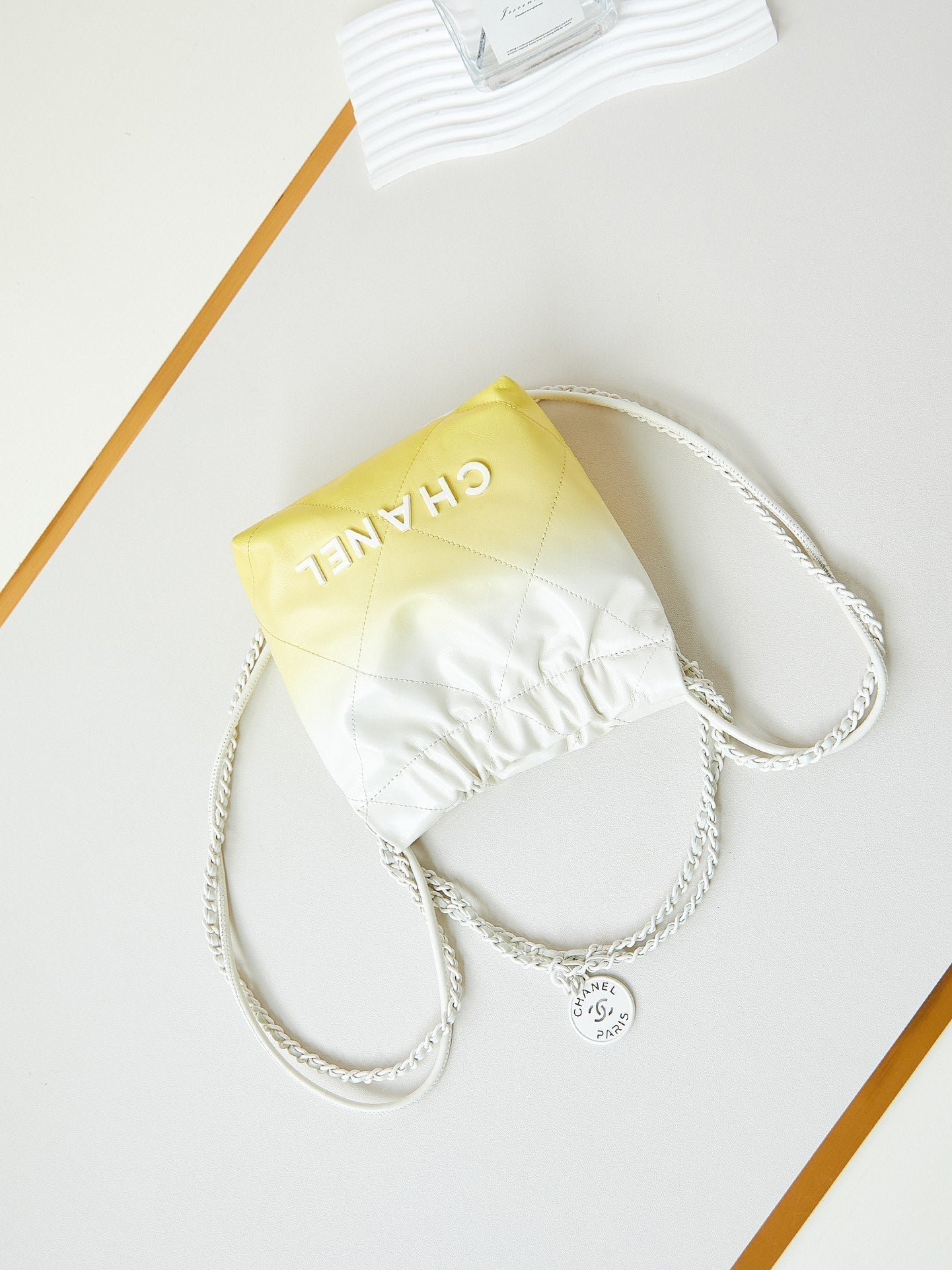 SAC HOBO CC MINI 20 EN CUIR DE VEAU BLANC MÉLANGE JAUNE CLAIR
