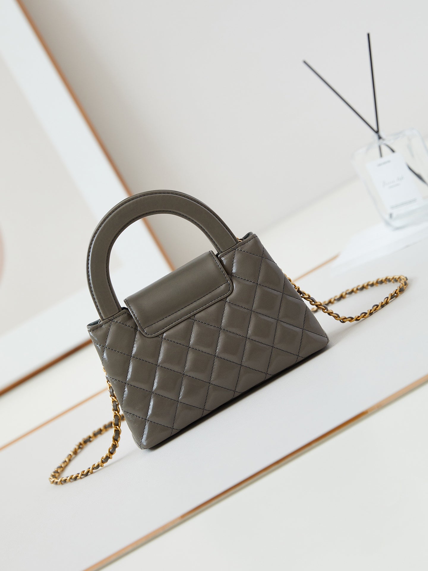 SAC SHOPPING CC KELLY MINI 19 EN CUIR DE VEAU MARRON BOIS
