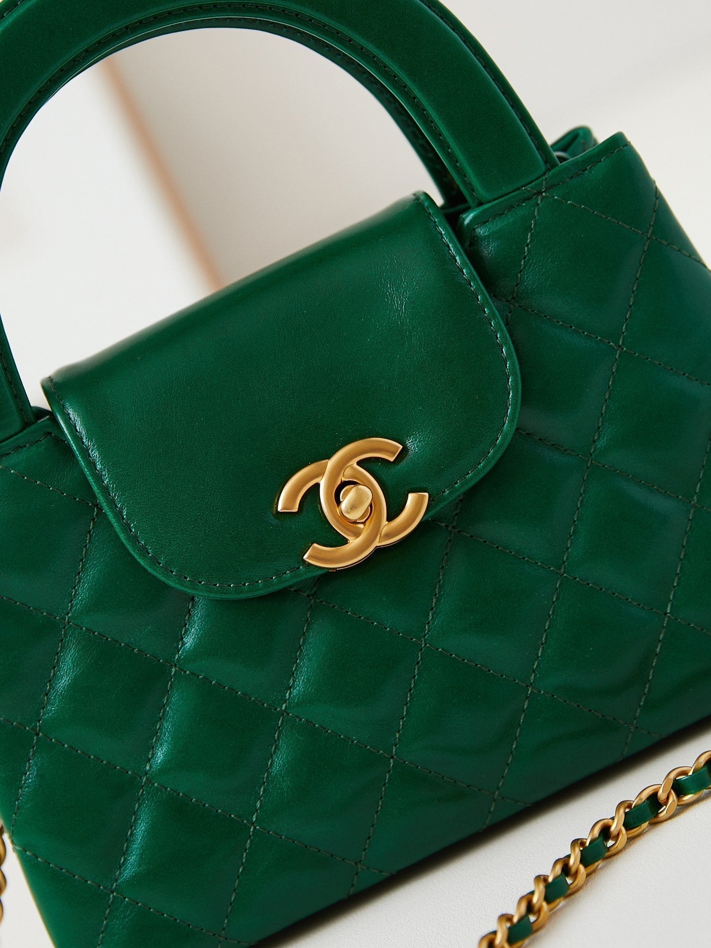 SAC SHOPPING CC KELLY MINI 19 EN CUIR DE VEAU VERT FORÊT