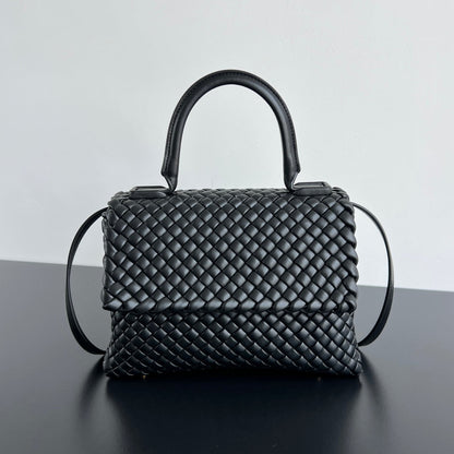 SAC BANDOULIÈRE PATTI 26 EN AGNEAU NOIR