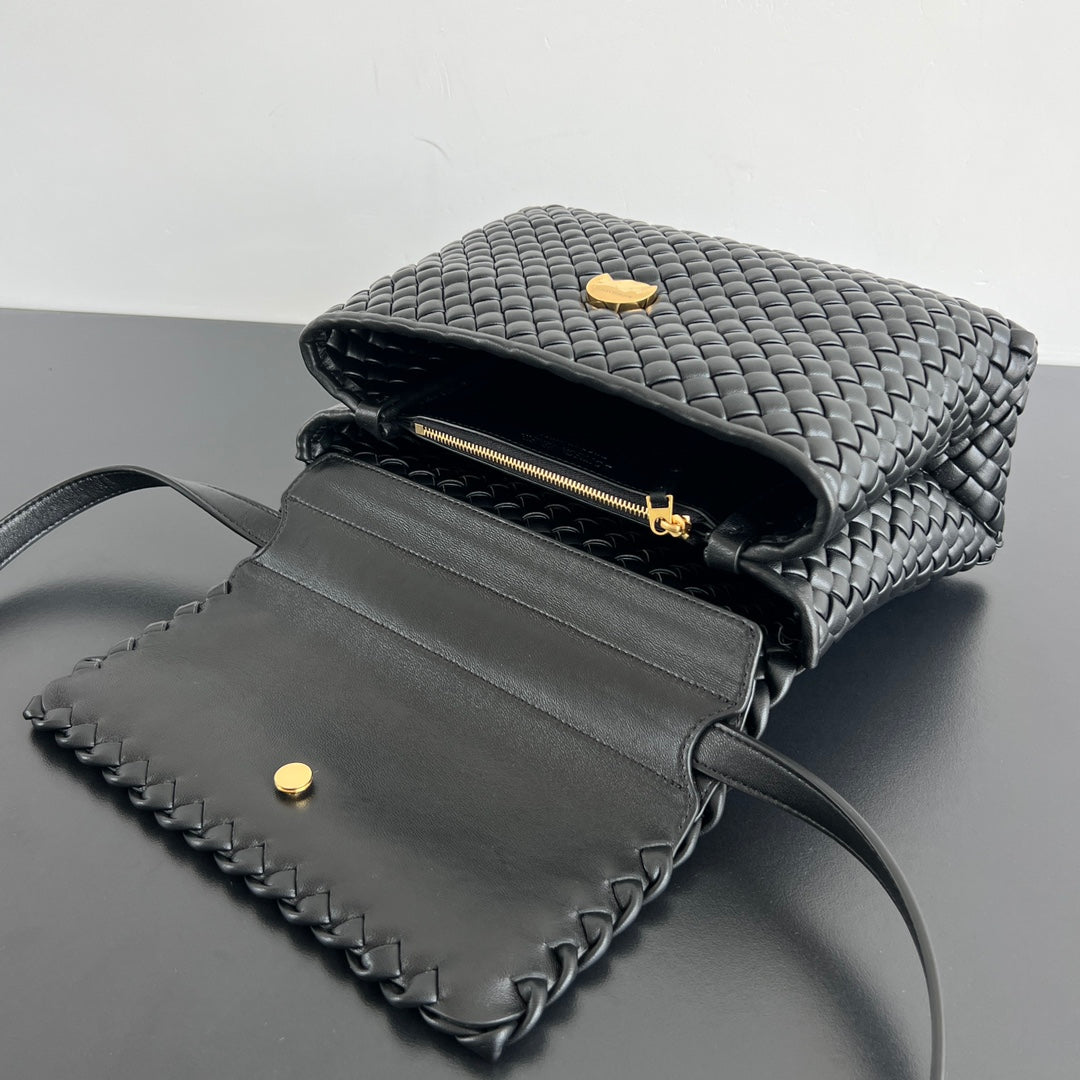 SAC BANDOULIÈRE PATTI 26 EN AGNEAU NOIR
