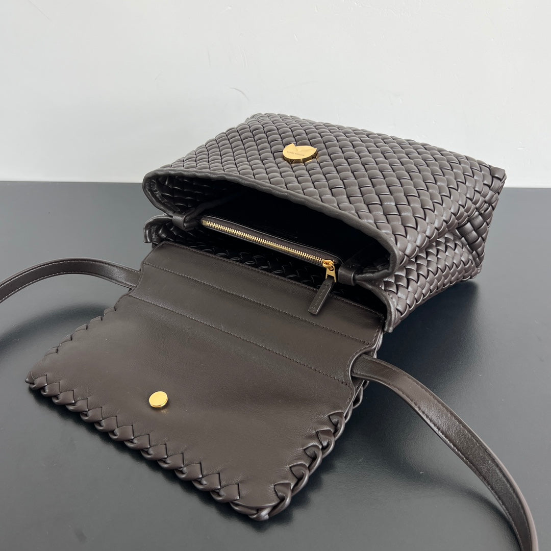 SAC BANDOULIÈRE PATTI 26 EN AGNEAU CHOCOLAT