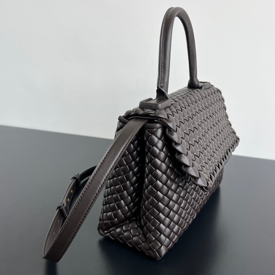 SAC BANDOULIÈRE PATTI 26 EN AGNEAU CHOCOLAT