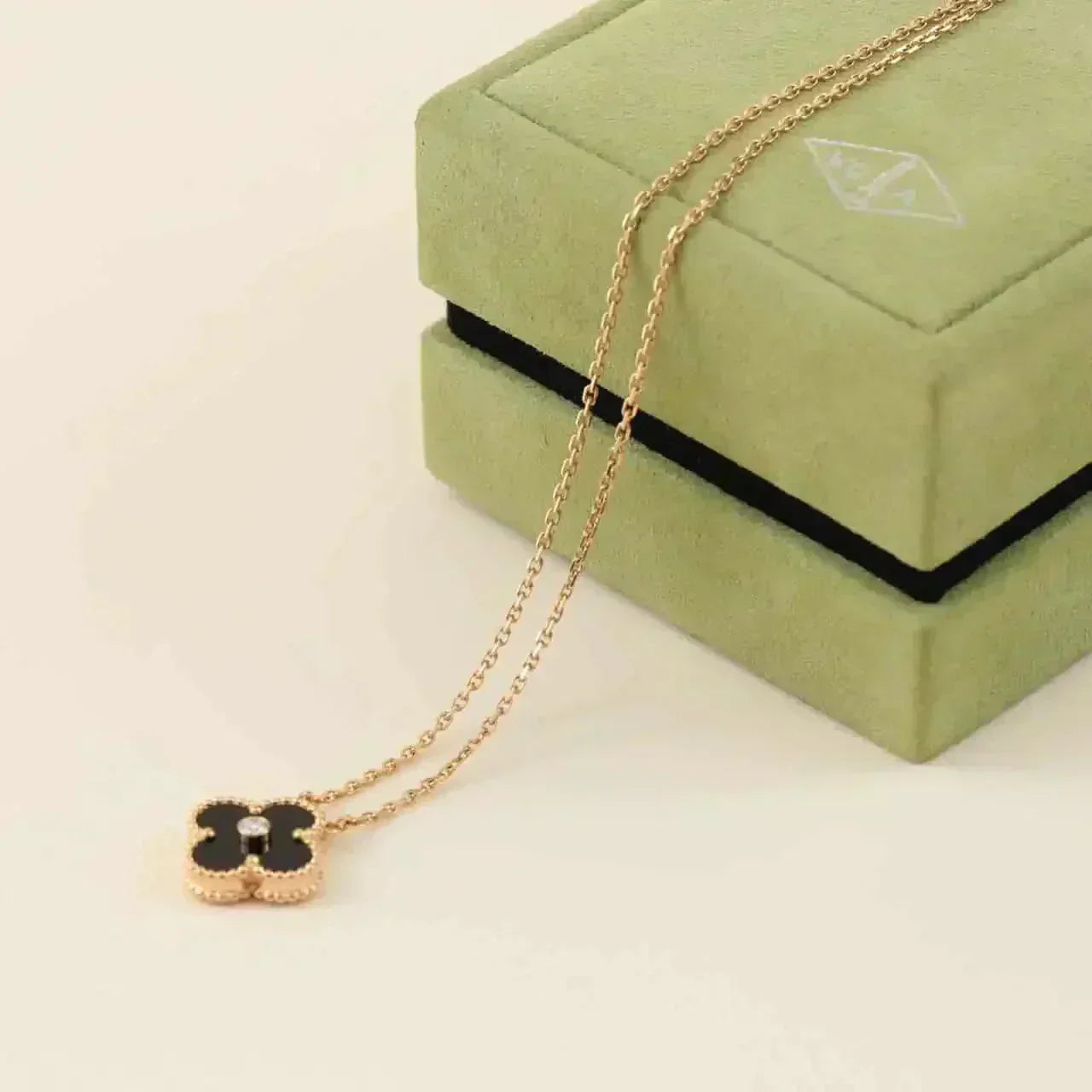 [Shinejoy]CLOVER 15MM DIAMOND ONYX NECKLACE