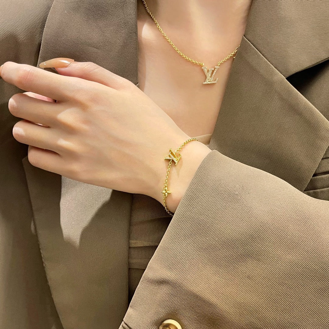 [Shinejoy]LOGO STAR MOTIF GOLD BRACELET