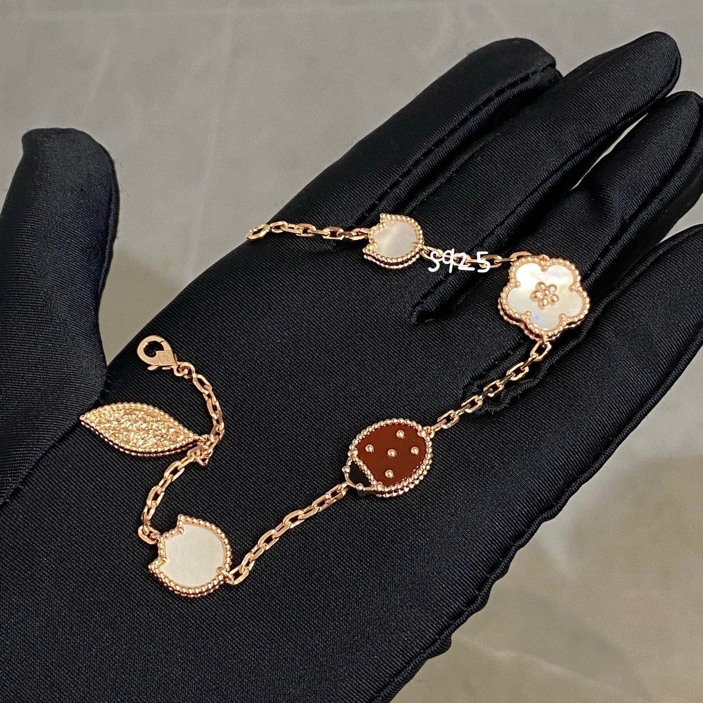 [Shinejoy]LUCKY SPRING 5 MOTIF BRACELET