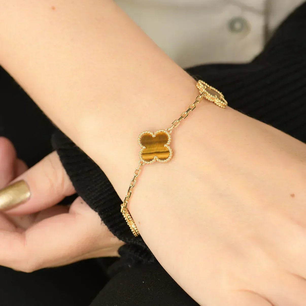 [Shinejoy] CLOVER 5 MOTIFS TIGER EYE BRACELET COLLECTION