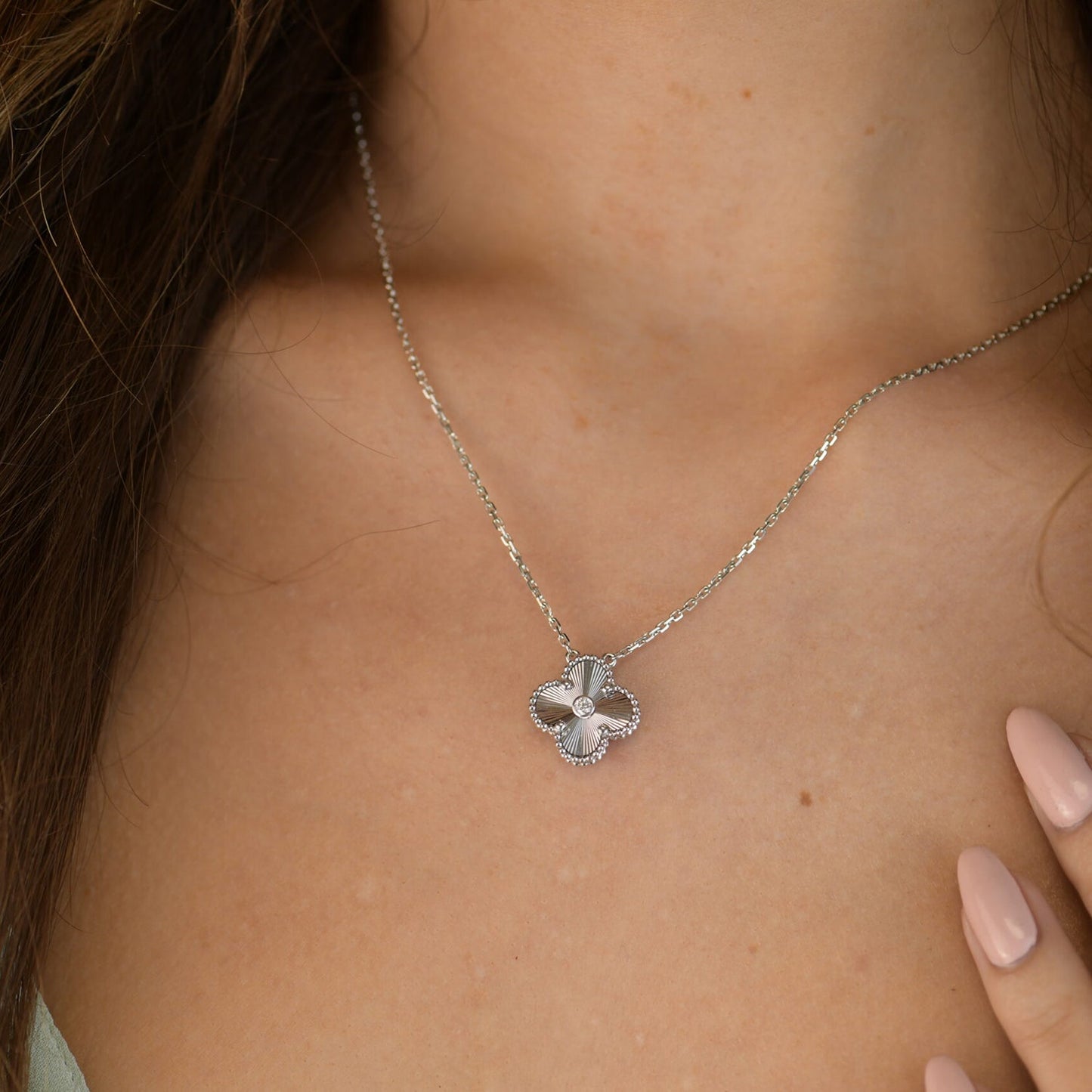 [Shinejoy]CLOVER  15MM DIAMOND LASER NECKLACE SILVER