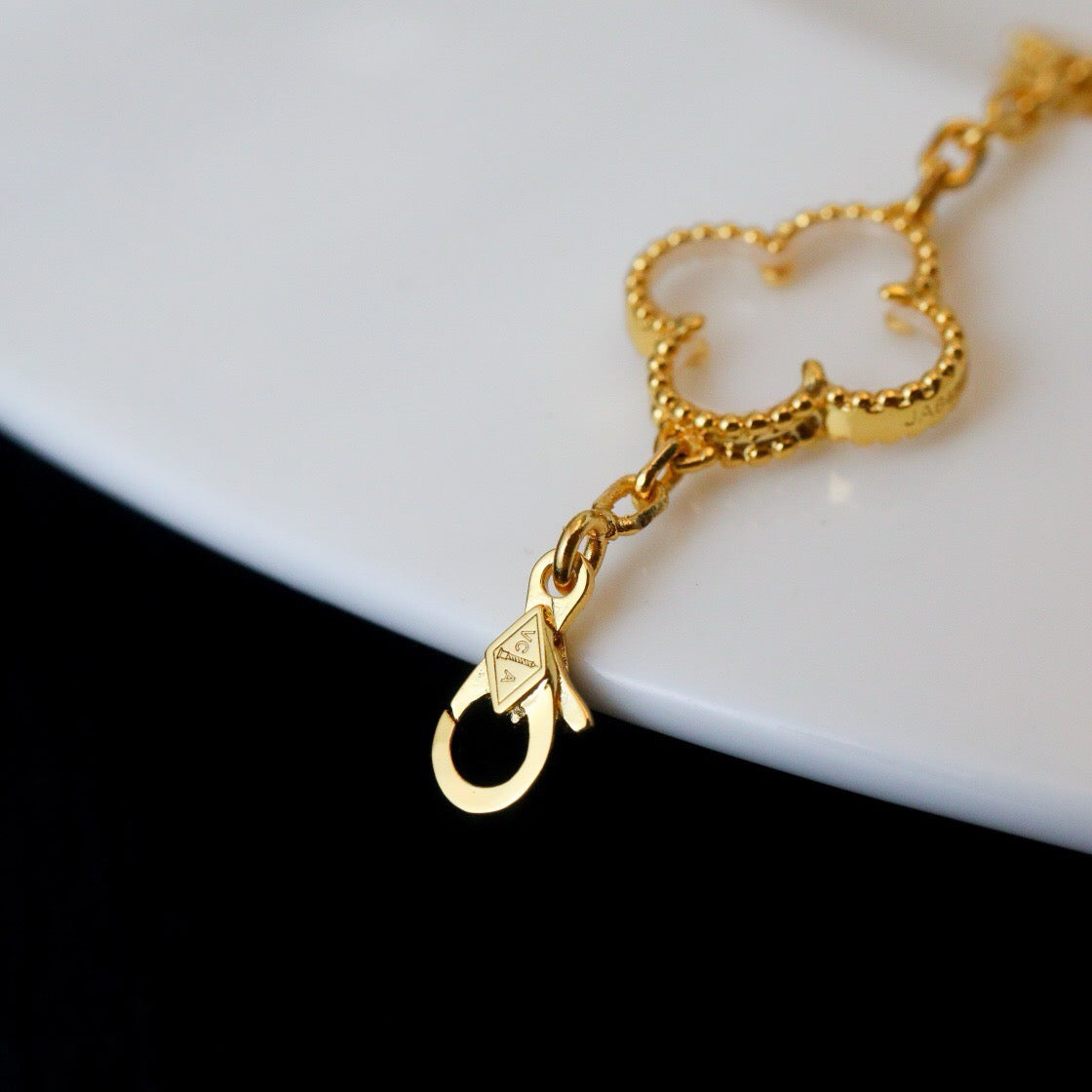 [Shinejoy]CLOVER 5 MOTIF ROCK CRYSTAL BRACELET