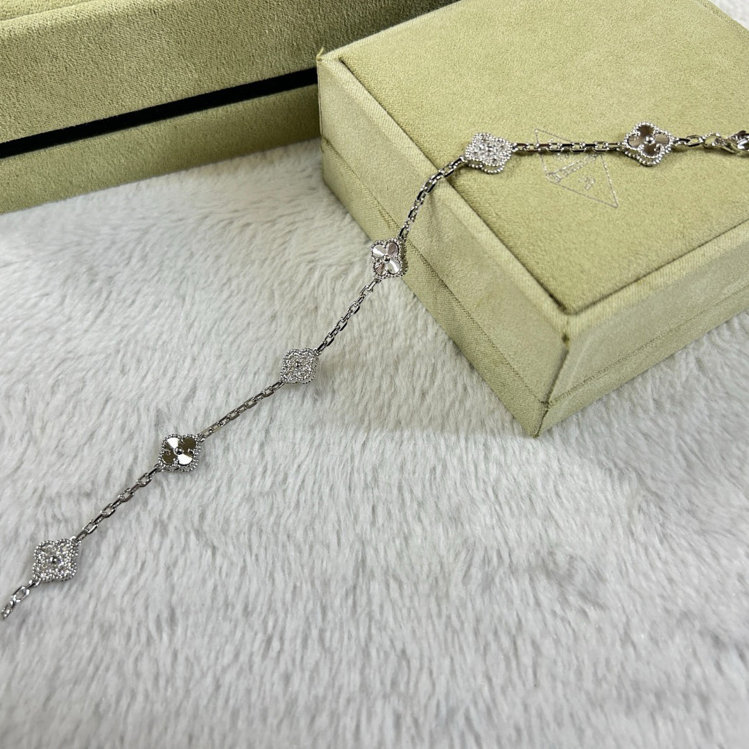 [Shinejoy]CLOVER 6 MOTIF DIAMOND LASER BRACELET-w