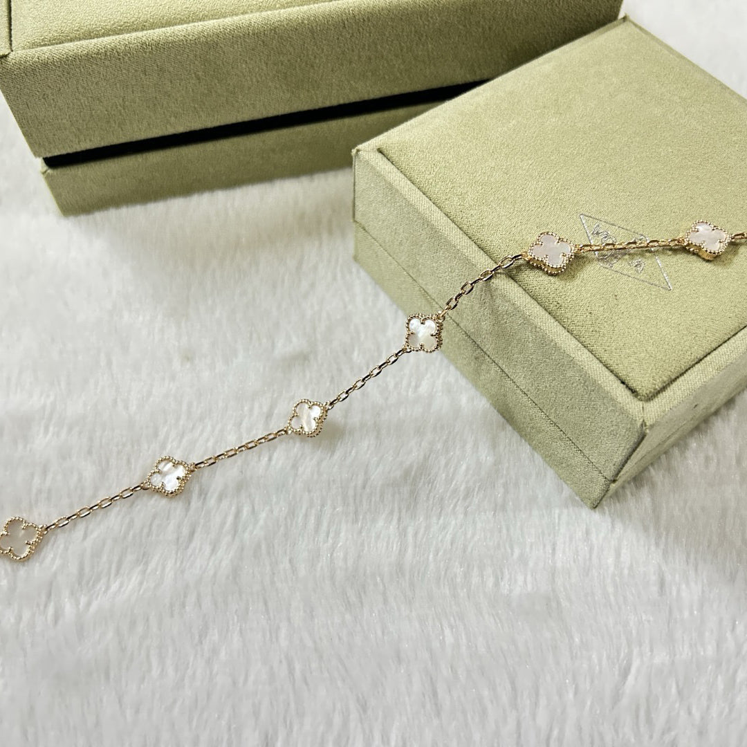 [Shinejoy]CLOVER 6 MOTIF WHITE MOP BRACELET-w