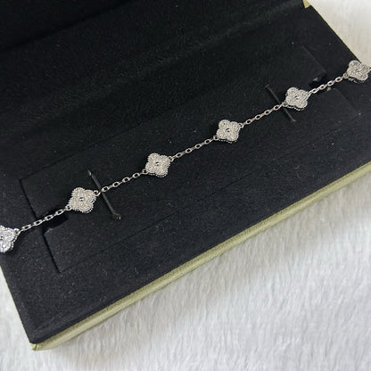 [Shinejoy]CLOVER 6 MOTIF DIAMOND BRACELET