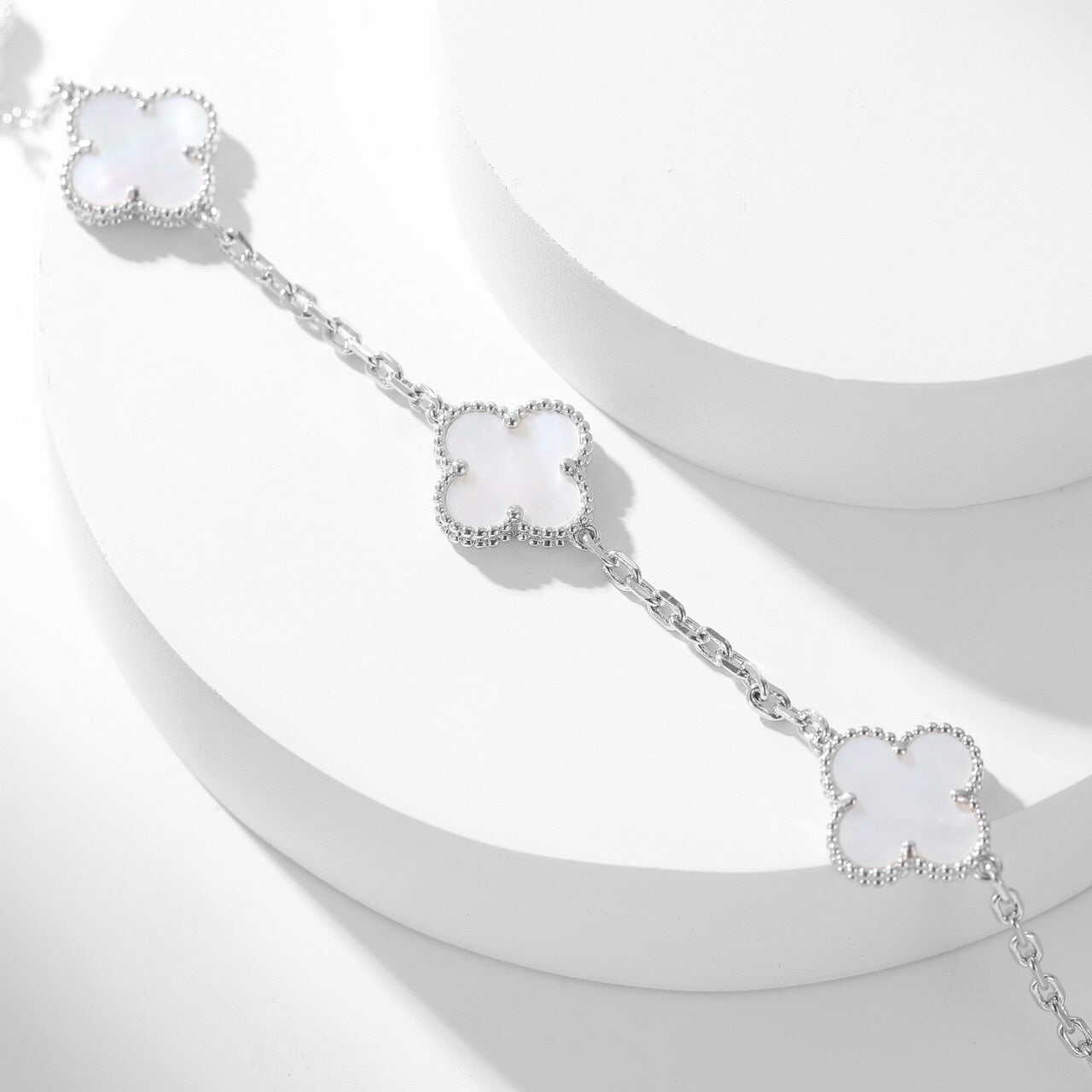 [Shinejoy]CLOVER 10 MOTIFS WHITE MOTHER OF PEARL NECKLACE