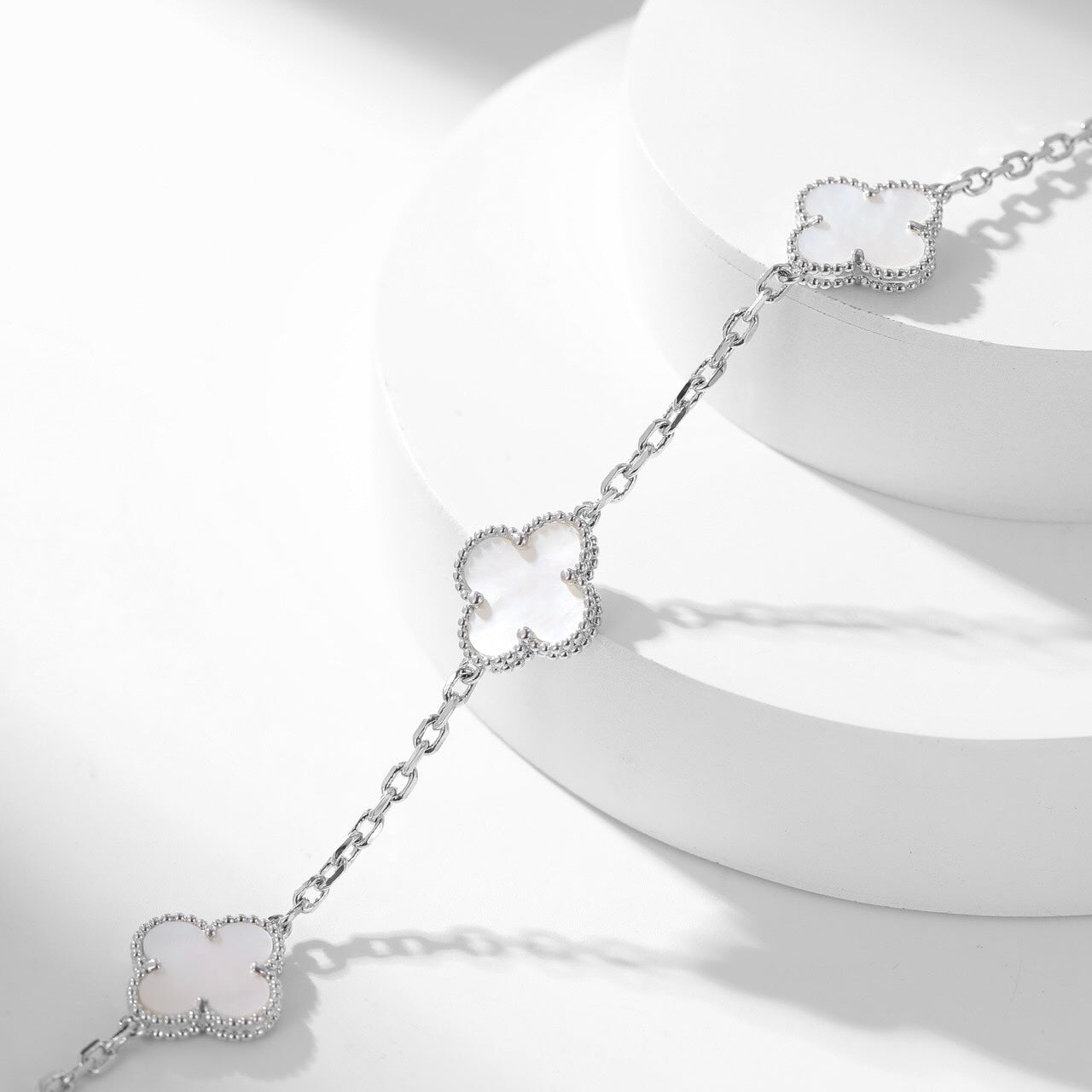 [Shinejoy]CLOVER 10 MOTIFS WHITE MOTHER OF PEARL NECKLACE