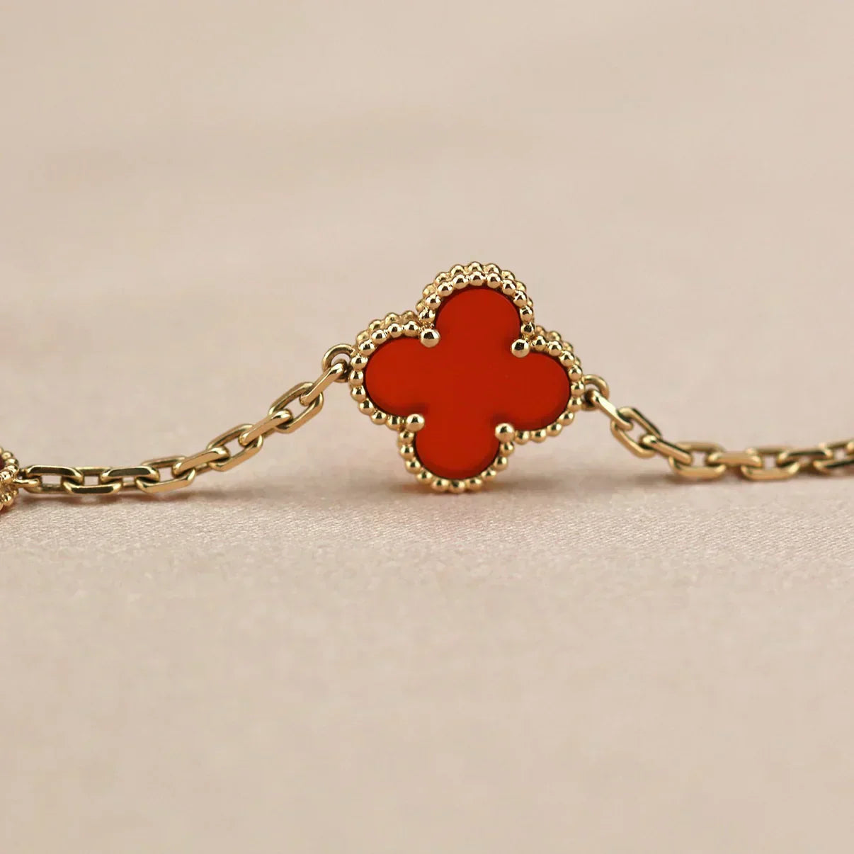 [Shinejoy] CLOVER 5 MOTIF RED CORNELIAN BRACELET COLLECTION
