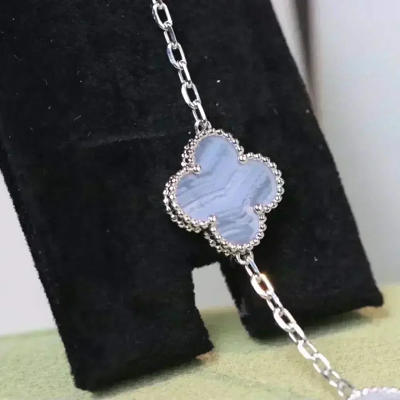 [Shinejoy] CLOVER 5 MOTIF PURPLE CHALCEDONY BRACELET COLLECTION